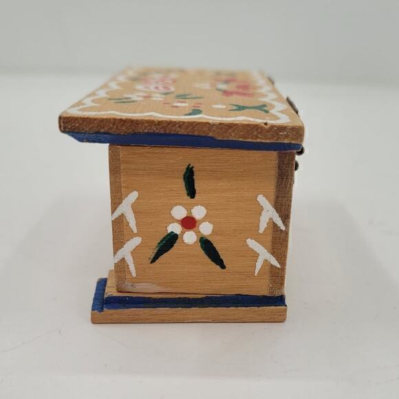 Vintage Miniature Dollhouse Chadwick-Miller Pennsylvania Dutch Wood Hope Chest - Picture 3 of 9